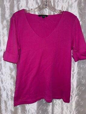 Ralph Lauren Fuchsia Pink V-Neck Roll-Tab Sleeve Top Women’s Size Medium 🔥 BL2